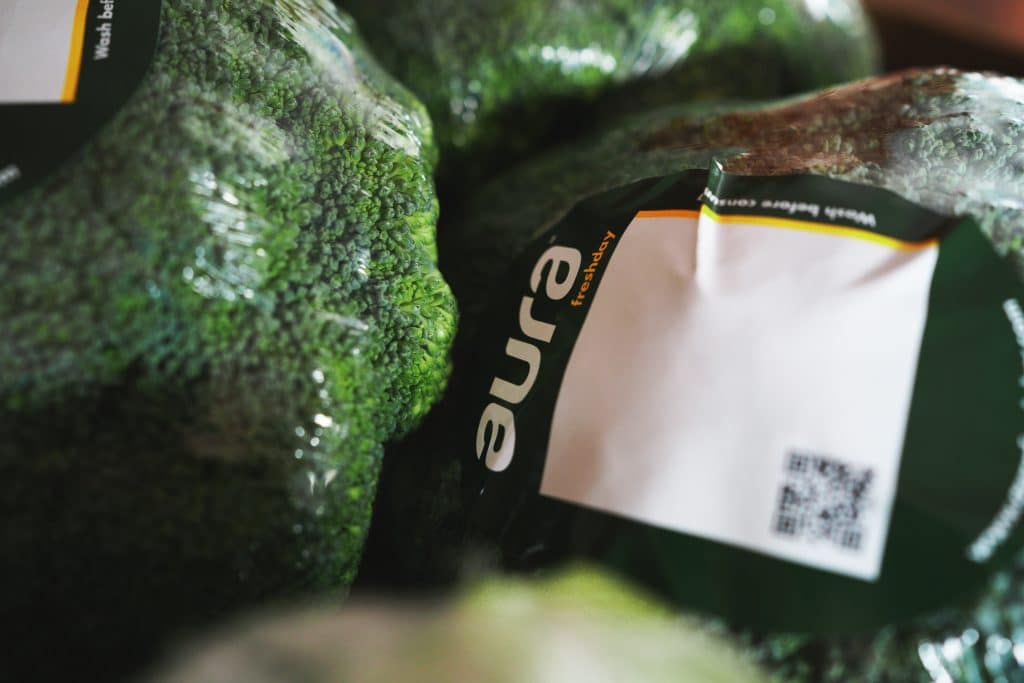 Aura Brocoli sobre fondo